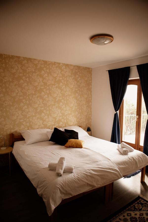 Sipos Borhaz Es Vendeghaz Hotel Badacsonyors Bagian luar foto