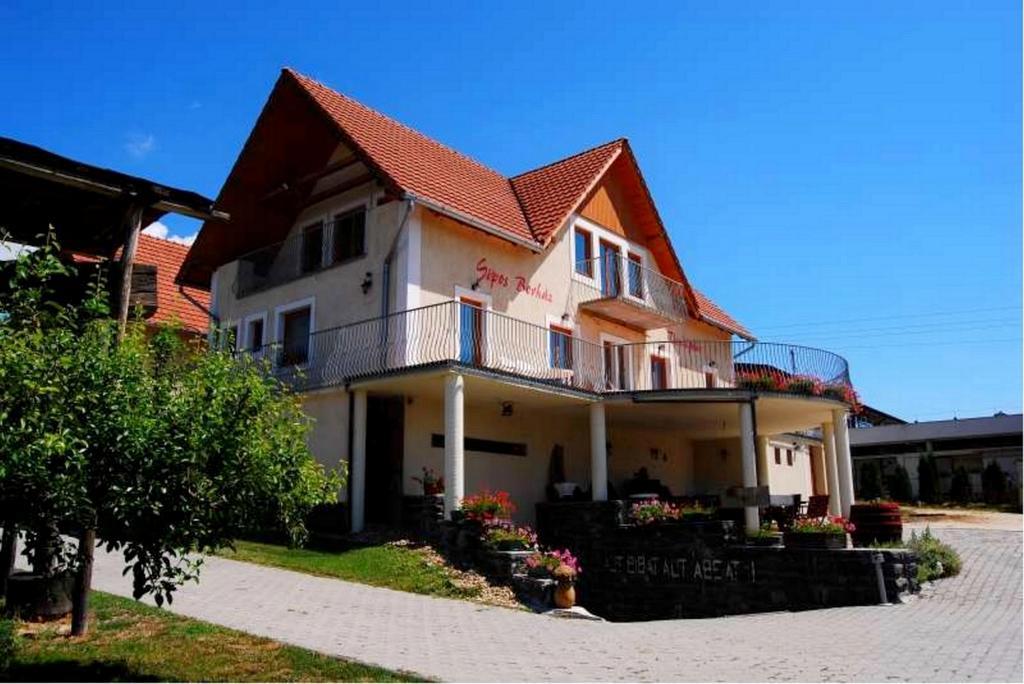 Sipos Borhaz Es Vendeghaz Hotel Badacsonyors Bagian luar foto