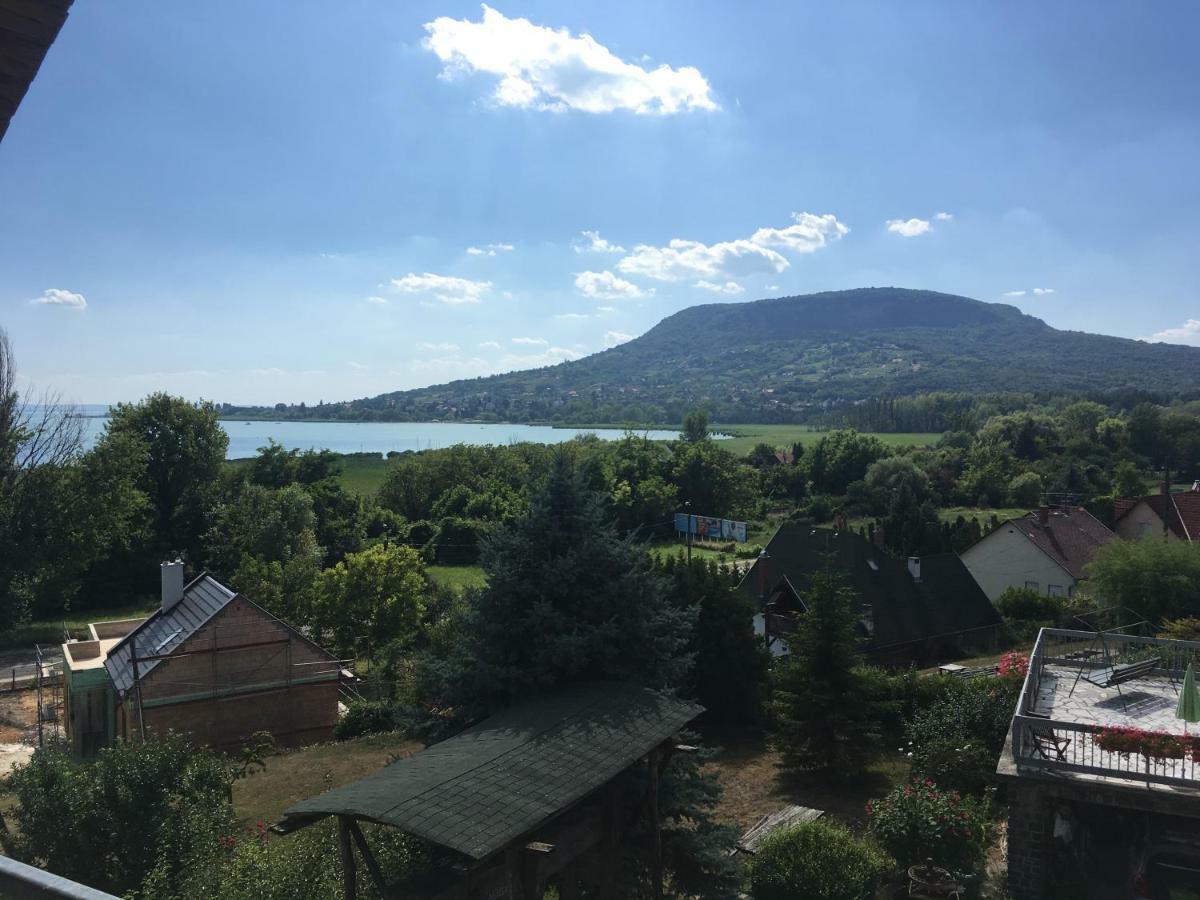Sipos Borhaz Es Vendeghaz Hotel Badacsonyors Bagian luar foto