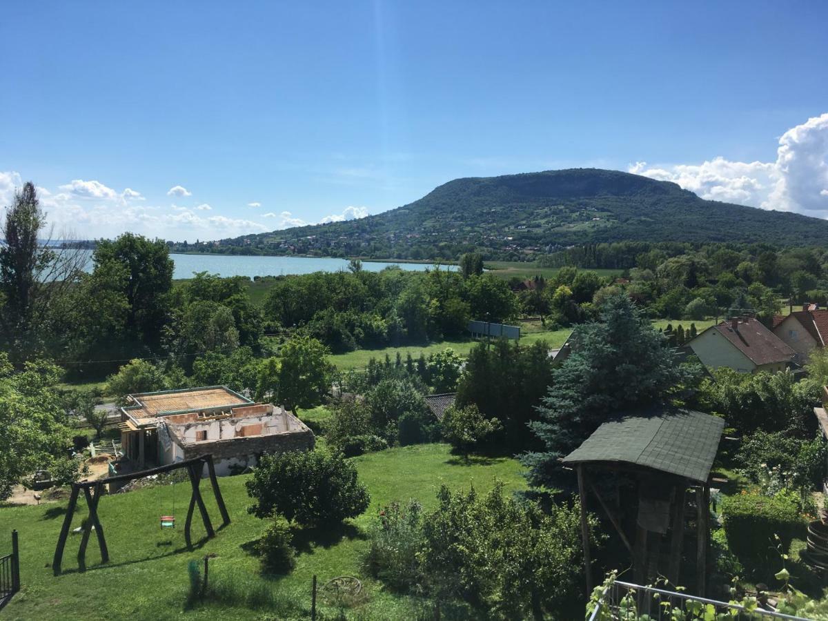 Sipos Borhaz Es Vendeghaz Hotel Badacsonyors Bagian luar foto